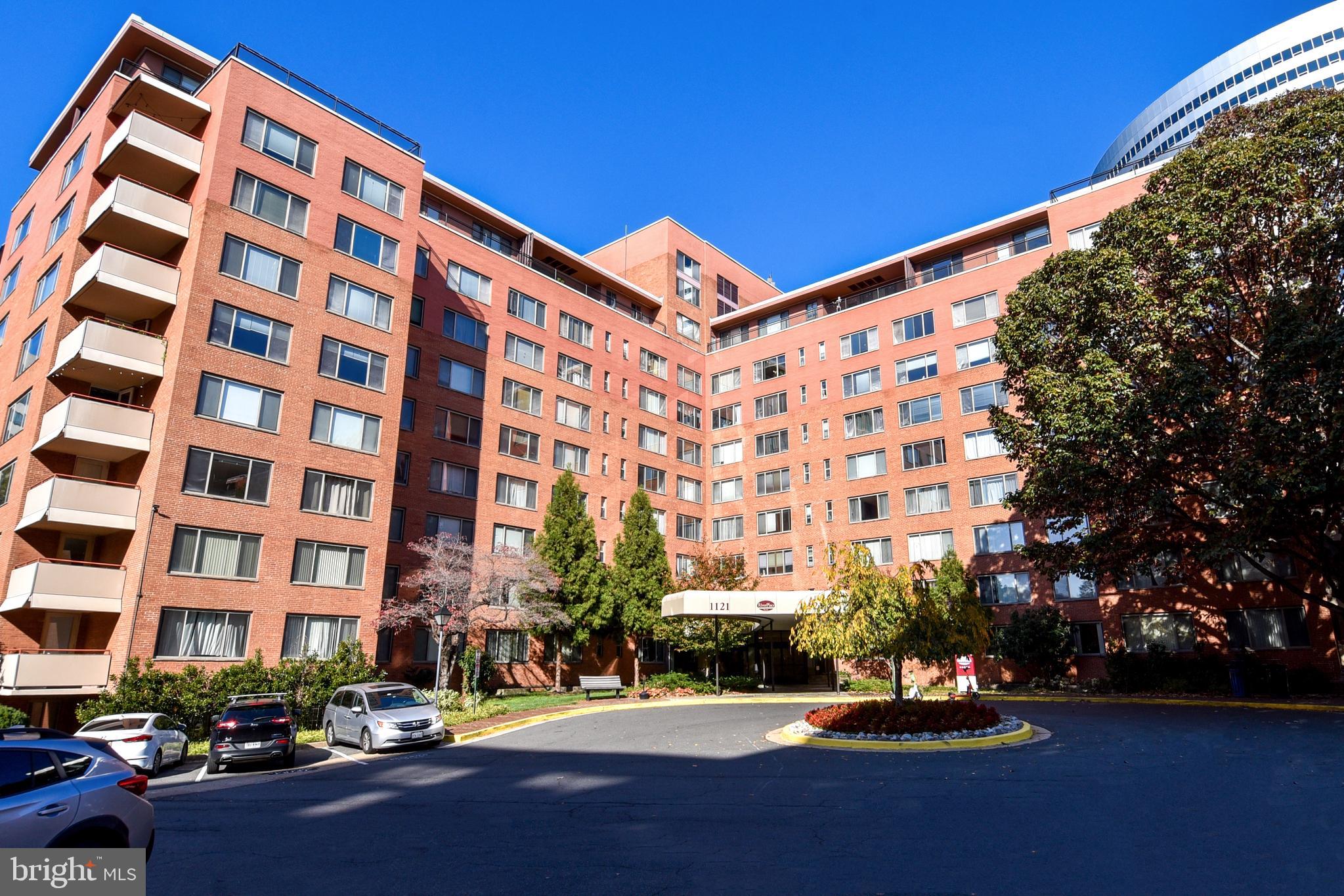 RIVER PLACE NORTH - Residential