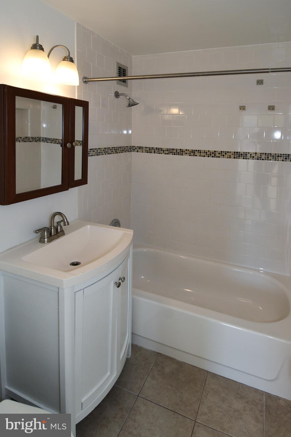 RIVER PLACE NORTH - Residential