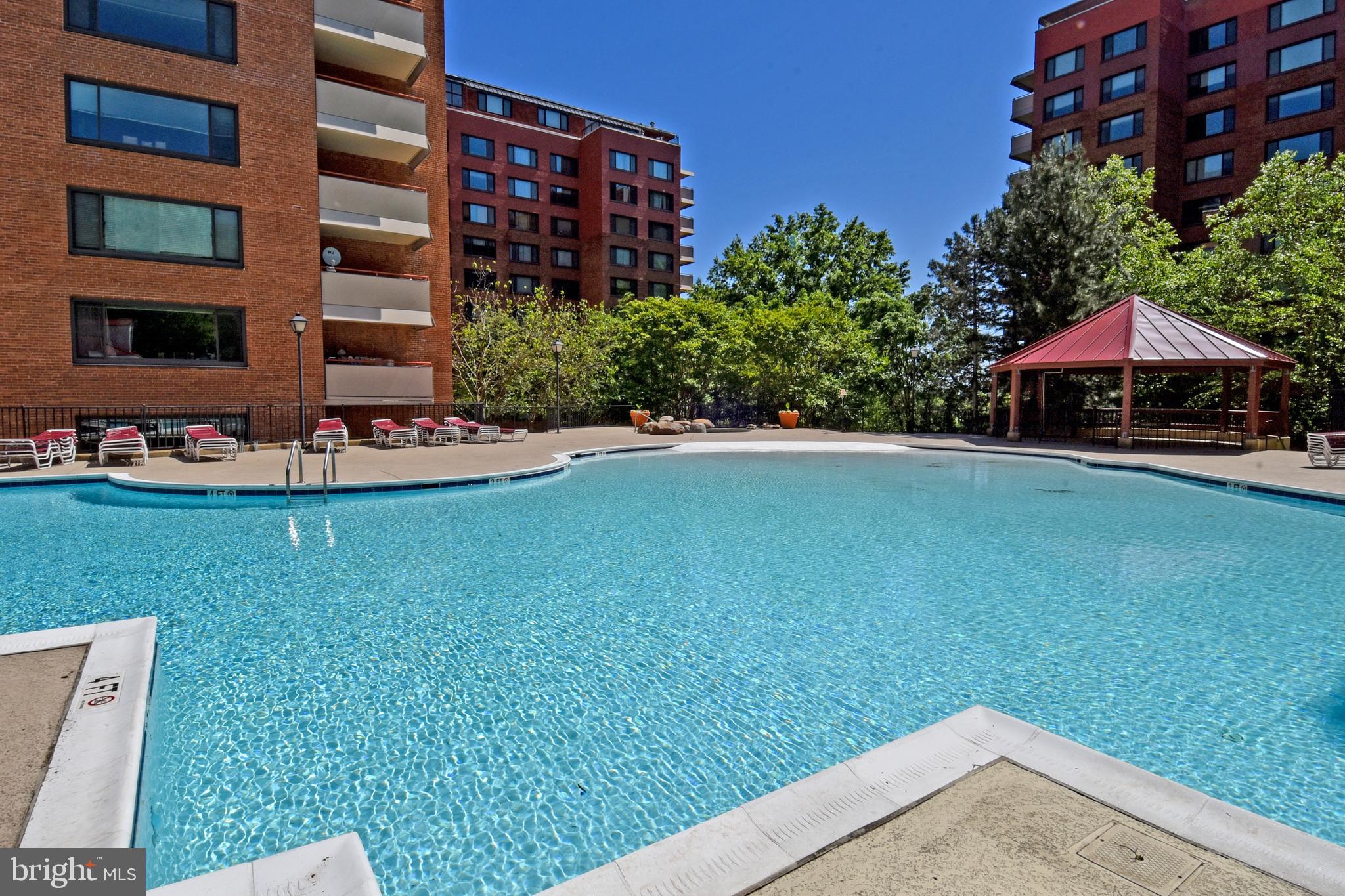 RIVER PLACE NORTH - Residential