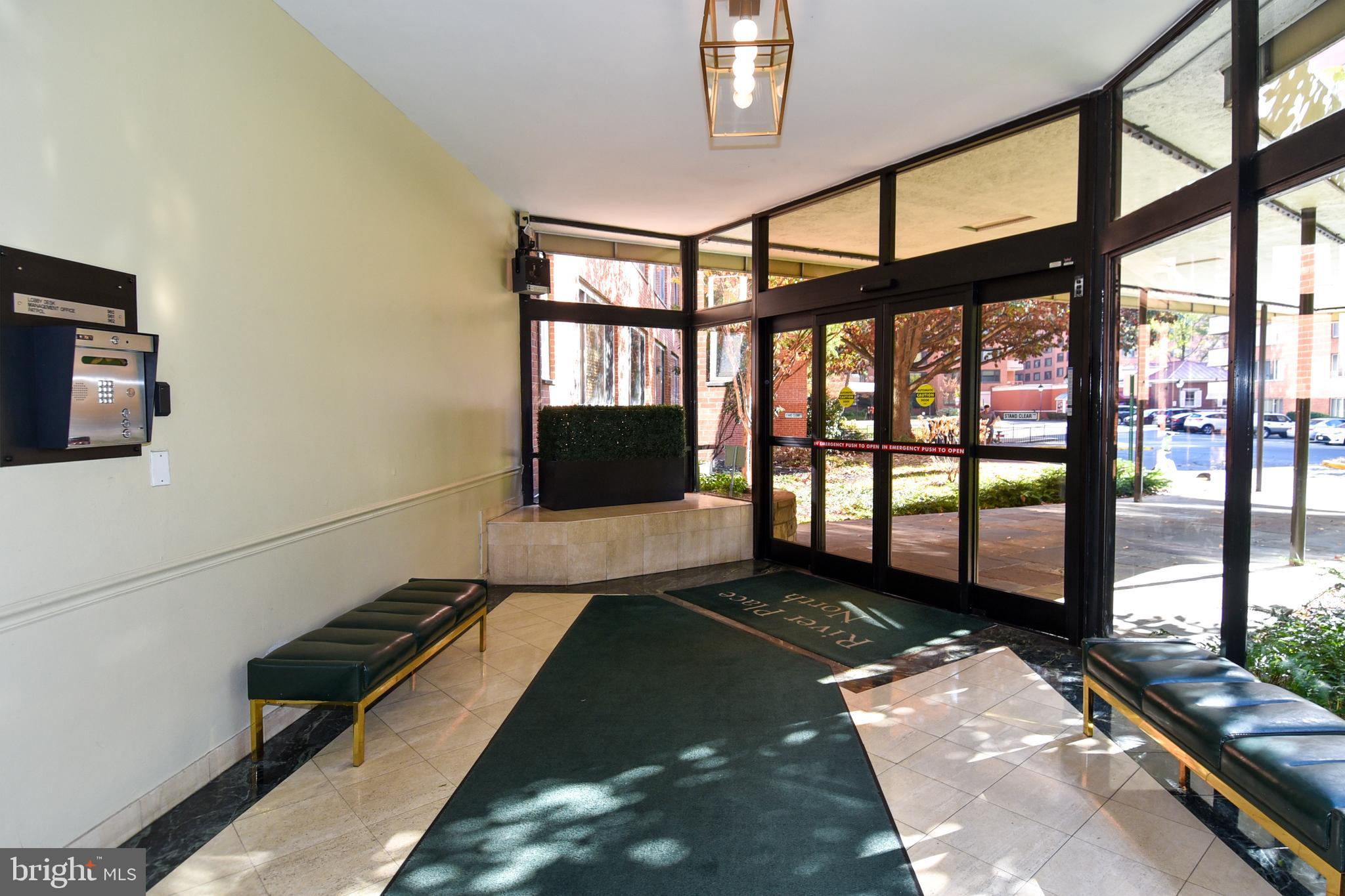 RIVER PLACE NORTH - Residential