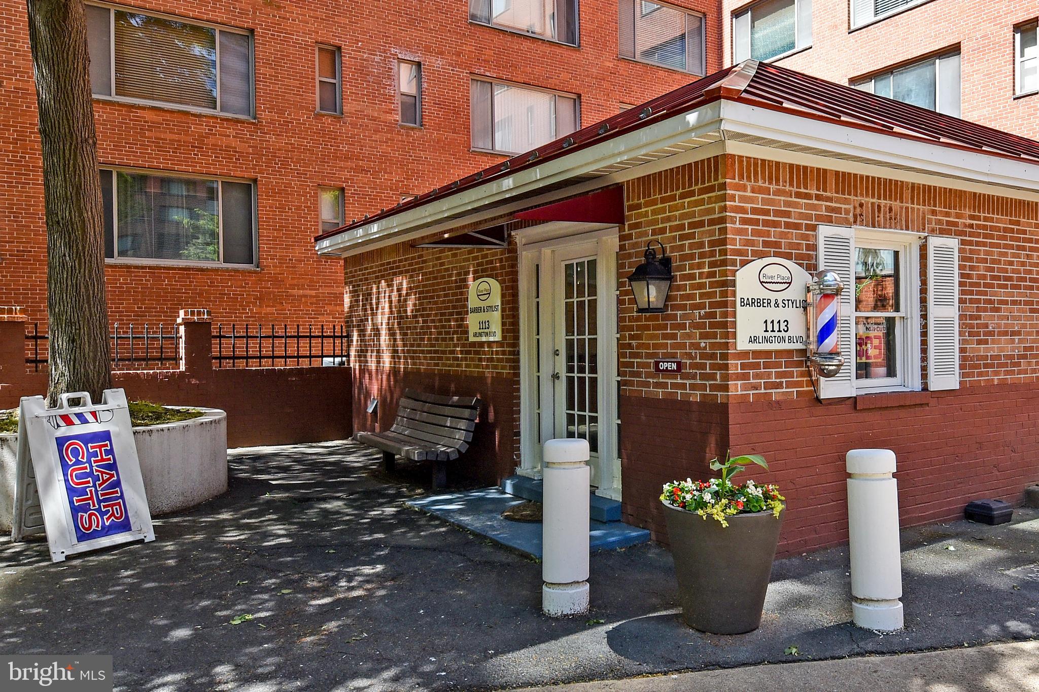 RIVER PLACE NORTH - Residential