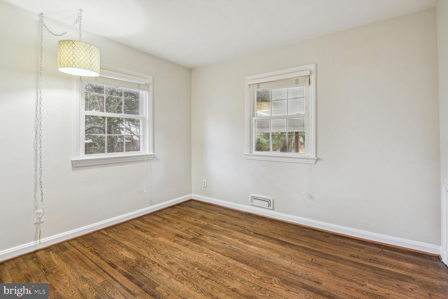 SLEEPY HOLLOW - Residential Lease