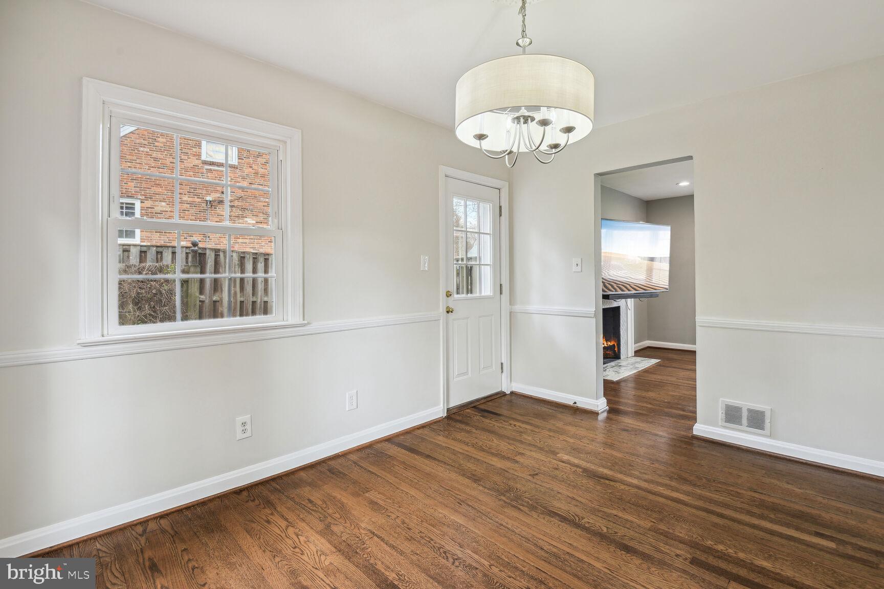 SLEEPY HOLLOW - Residential Lease