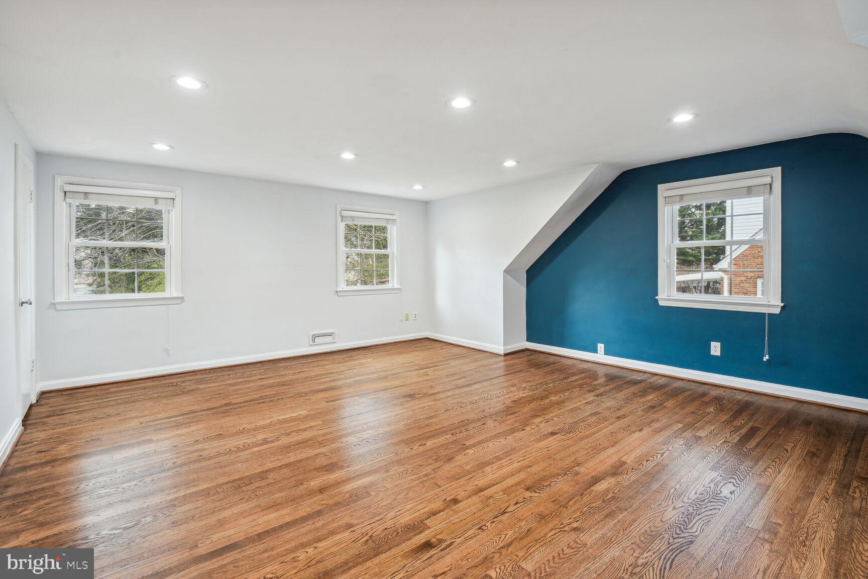 SLEEPY HOLLOW - Residential Lease