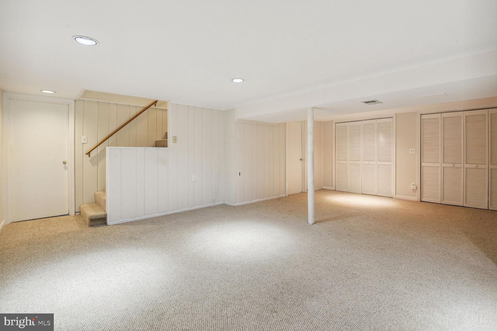 SLEEPY HOLLOW - Residential Lease