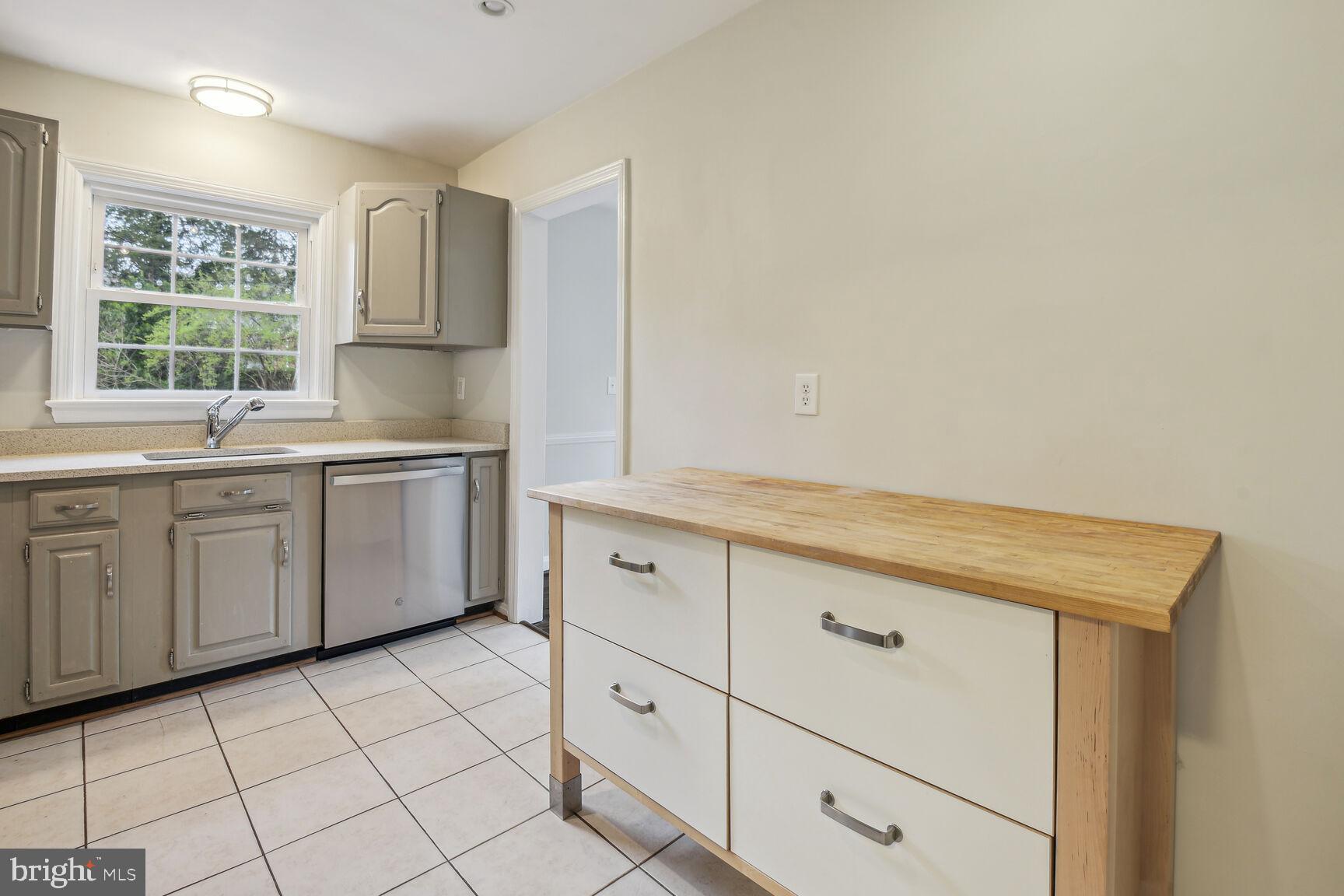 SLEEPY HOLLOW - Residential Lease