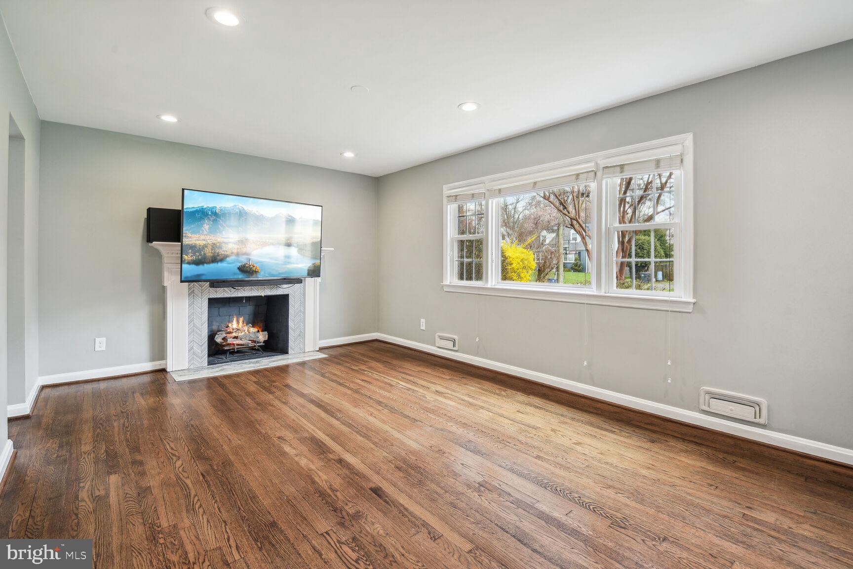 SLEEPY HOLLOW - Residential Lease