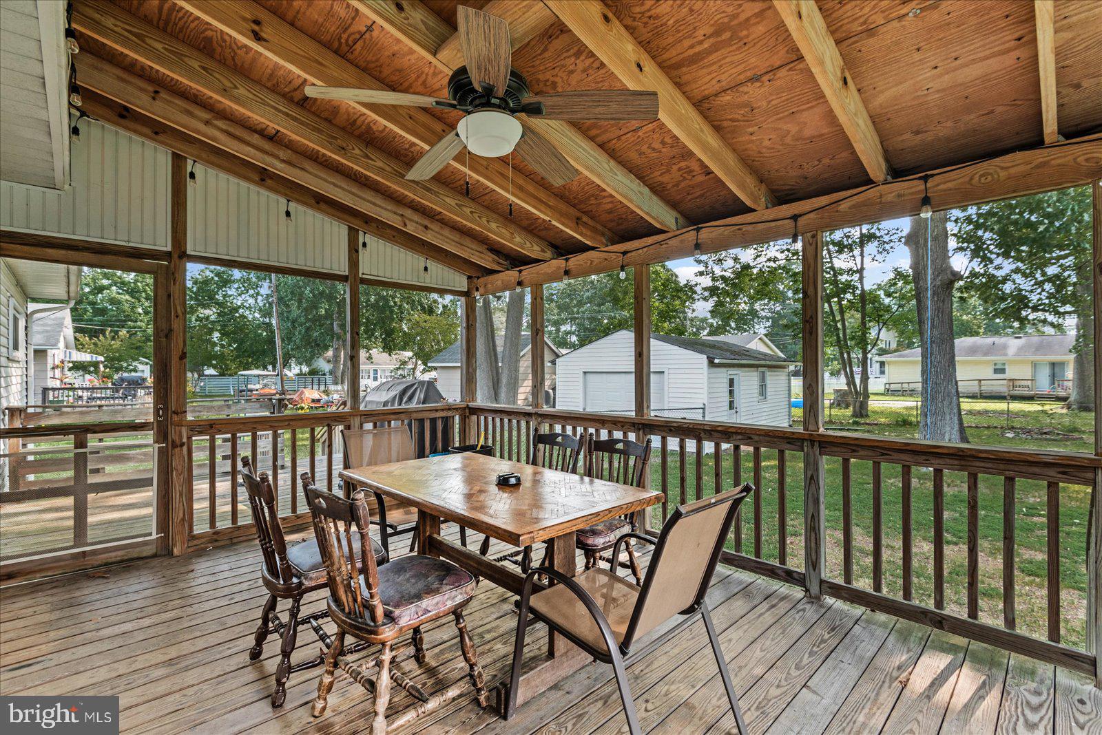 COLONIAL BEACH - Residential