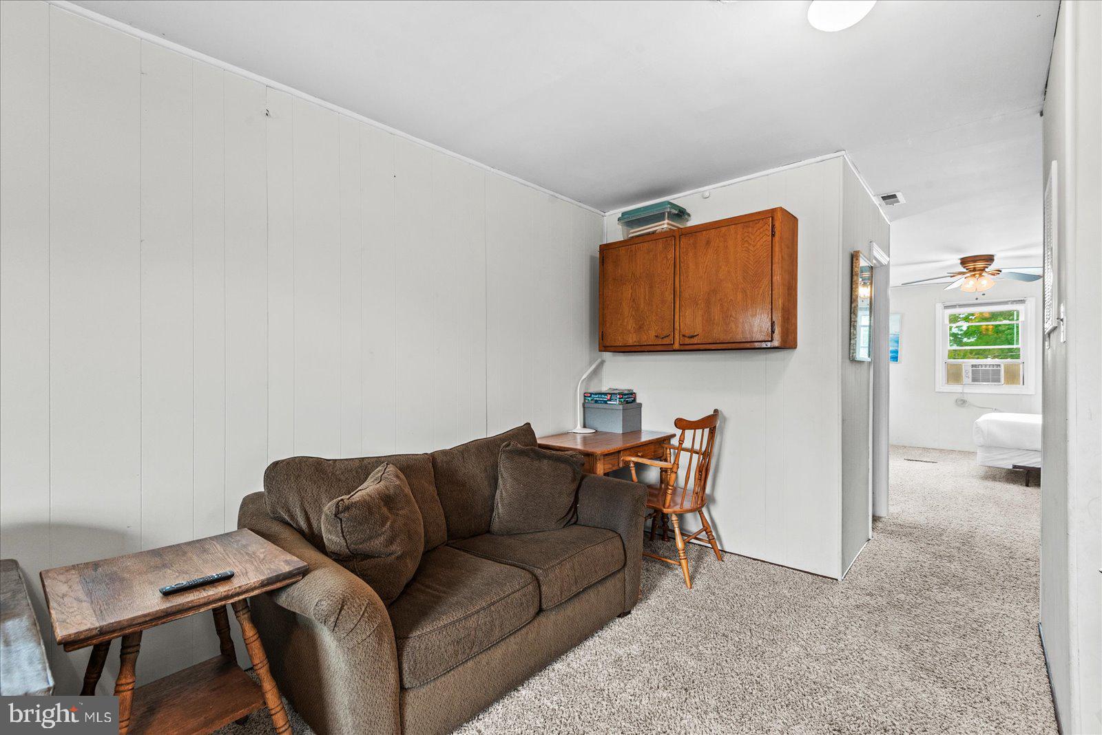 COLONIAL BEACH - Residential