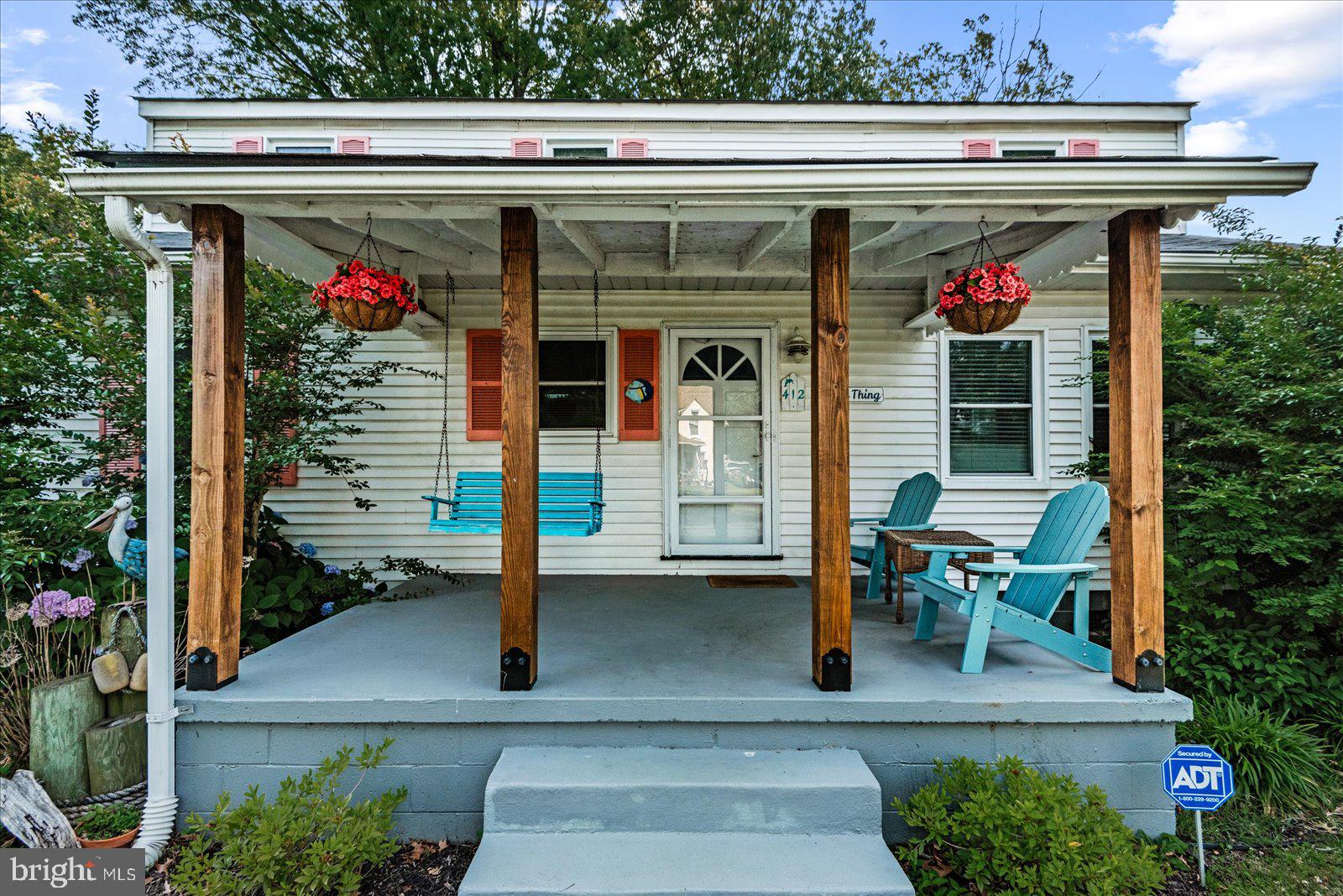 COLONIAL BEACH - Residential