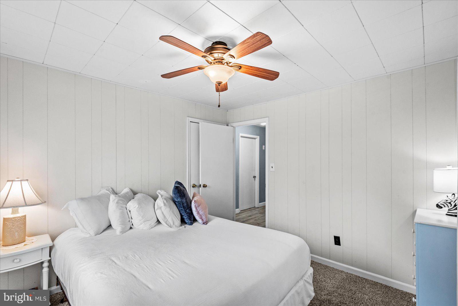 COLONIAL BEACH - Residential