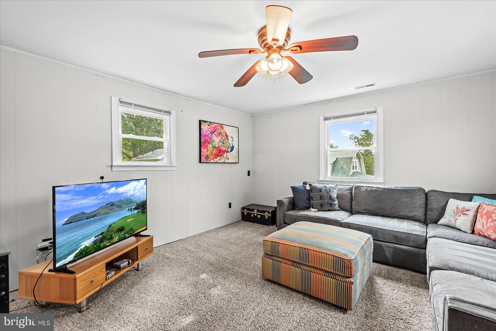 COLONIAL BEACH - Residential