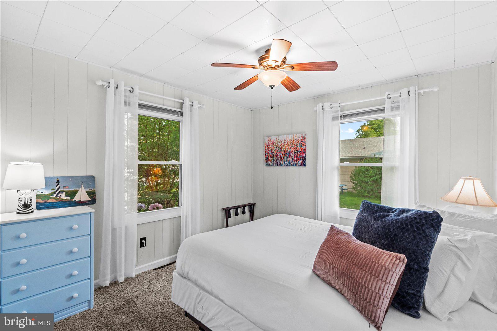 COLONIAL BEACH - Residential