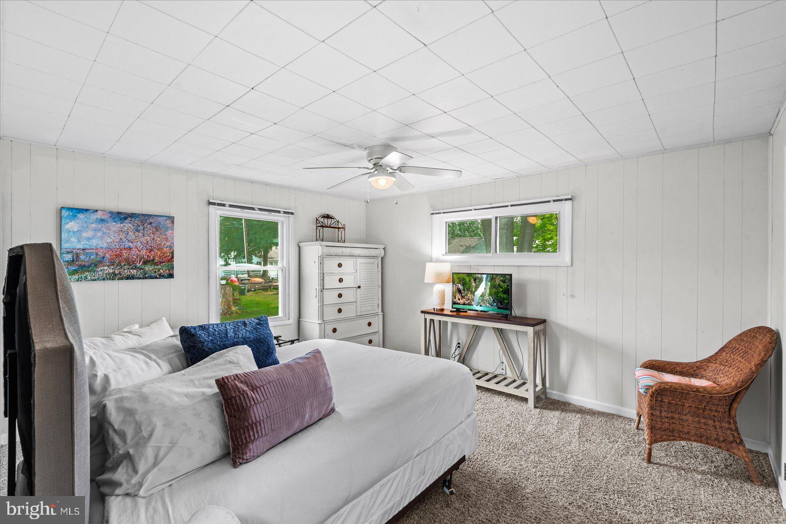 COLONIAL BEACH - Residential