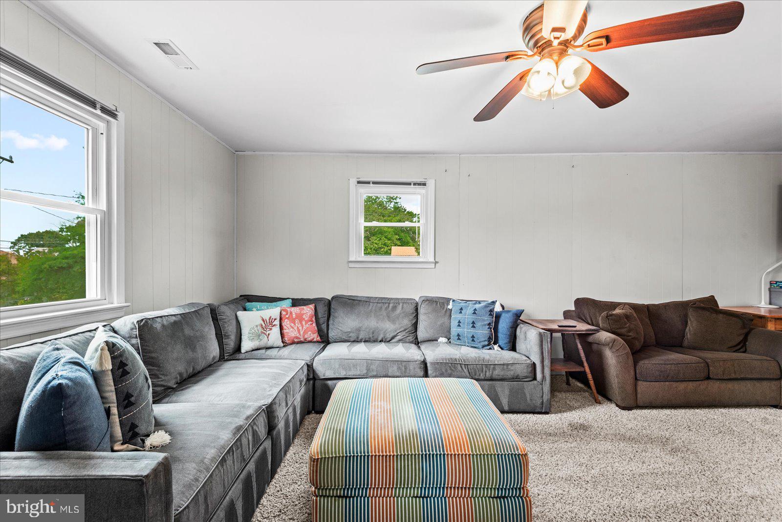 COLONIAL BEACH - Residential