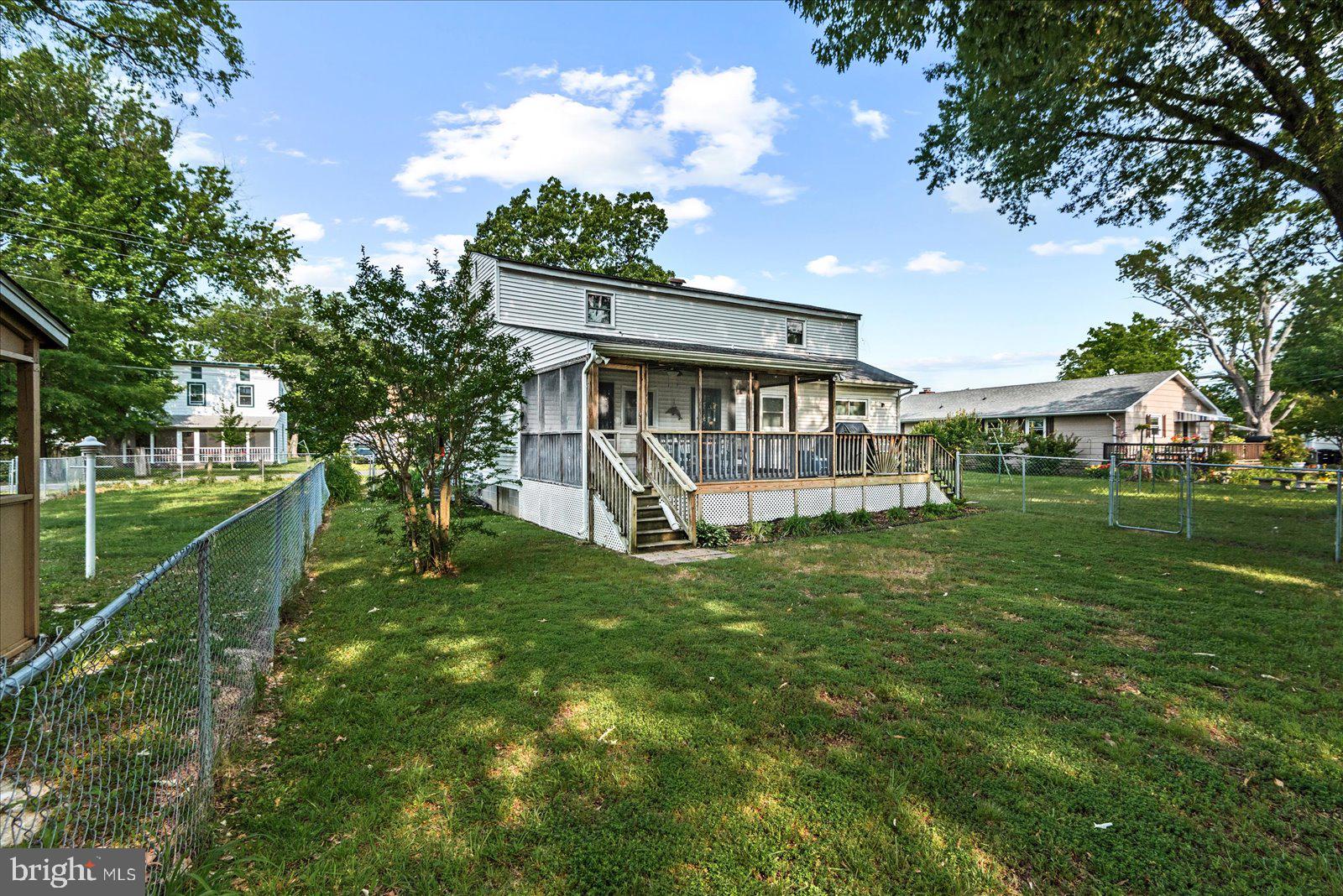 COLONIAL BEACH - Residential