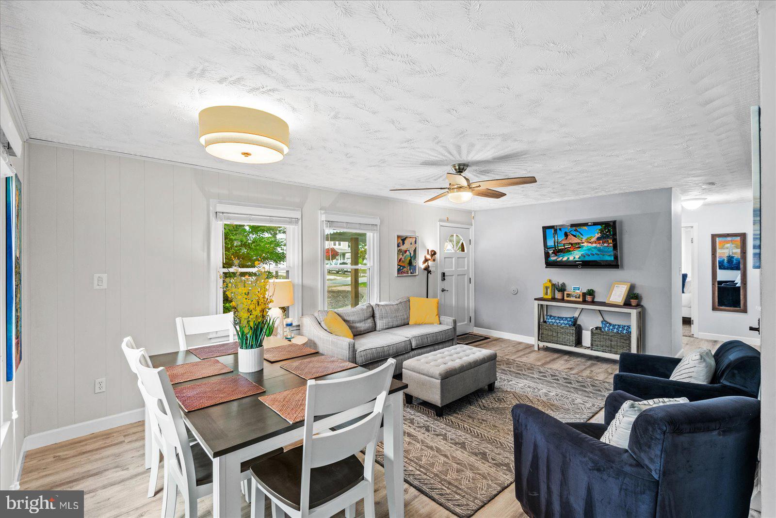 COLONIAL BEACH - Residential