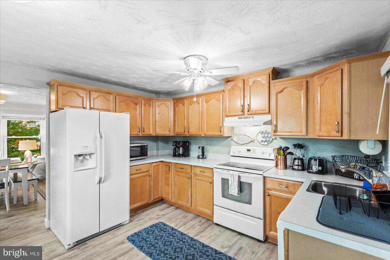 COLONIAL BEACH - Residential