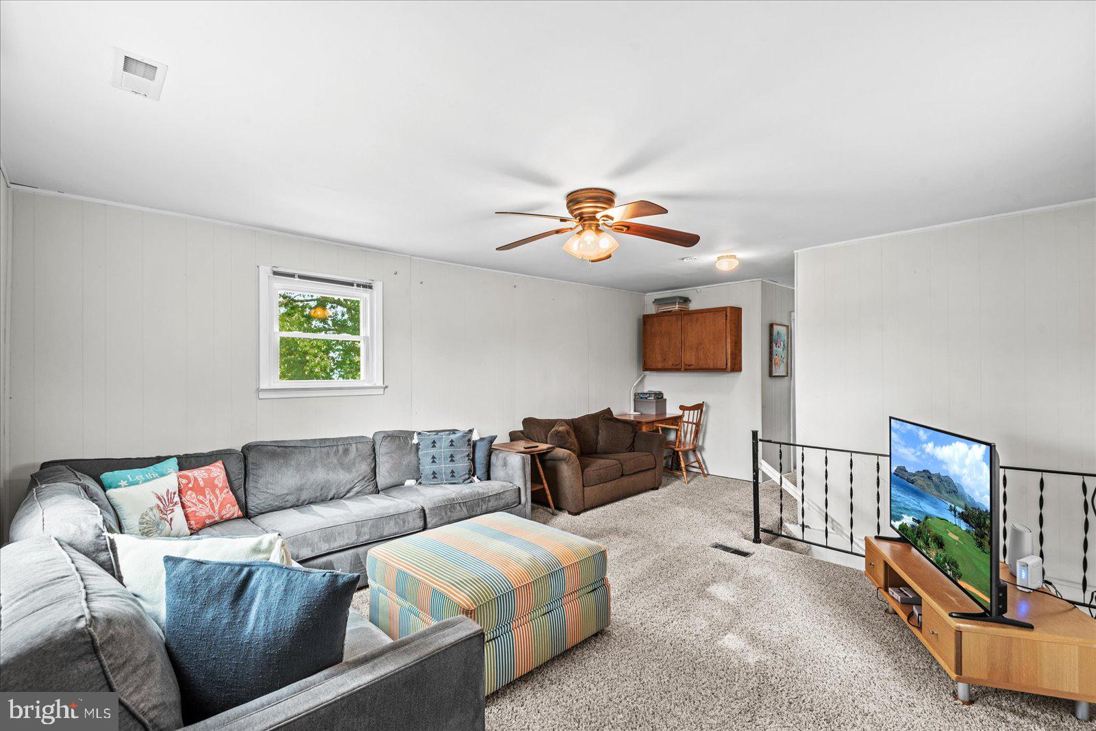 COLONIAL BEACH - Residential