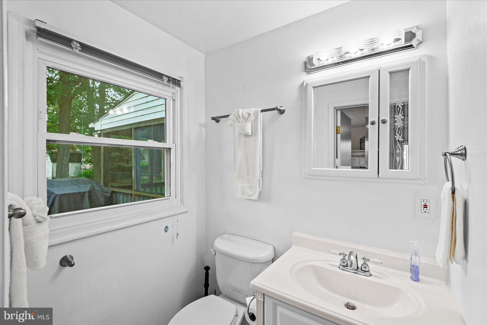 COLONIAL BEACH - Residential