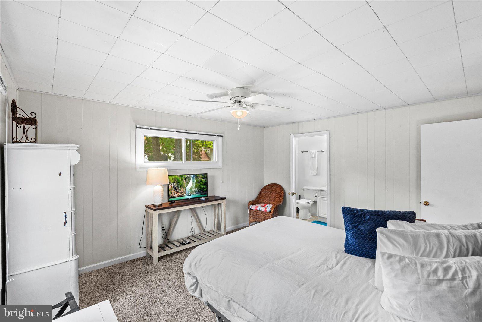 COLONIAL BEACH - Residential