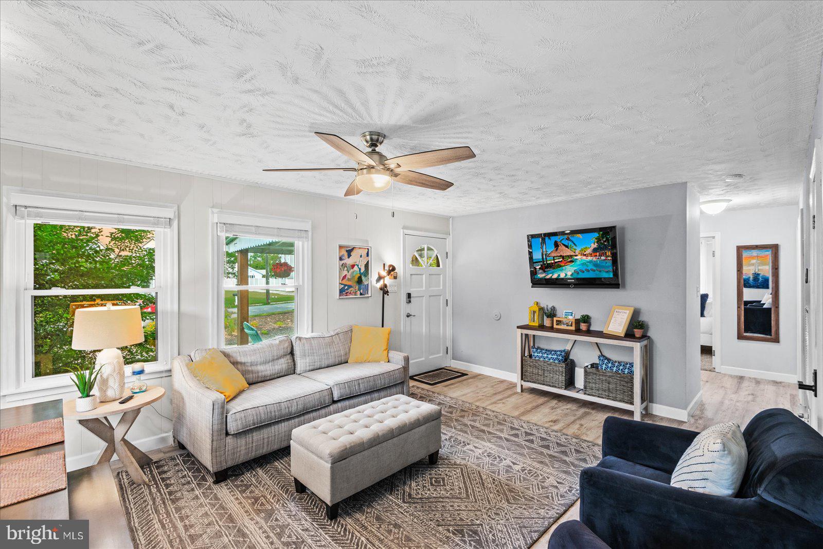 COLONIAL BEACH - Residential