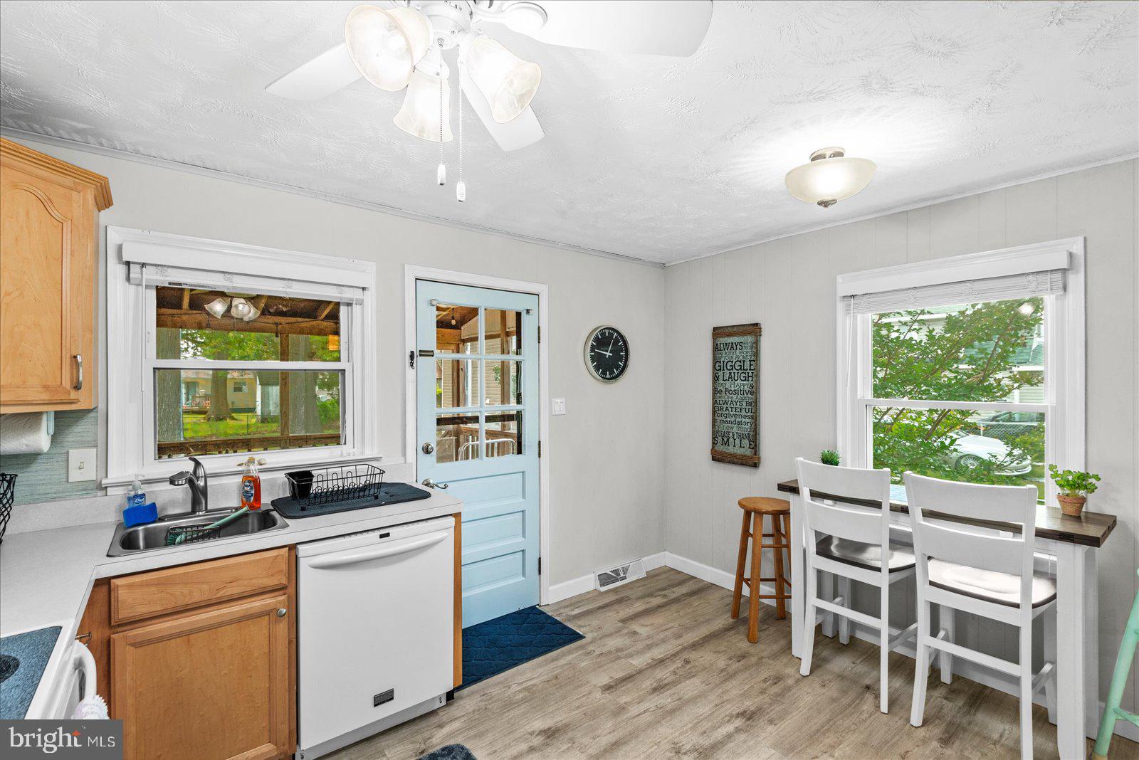 COLONIAL BEACH - Residential