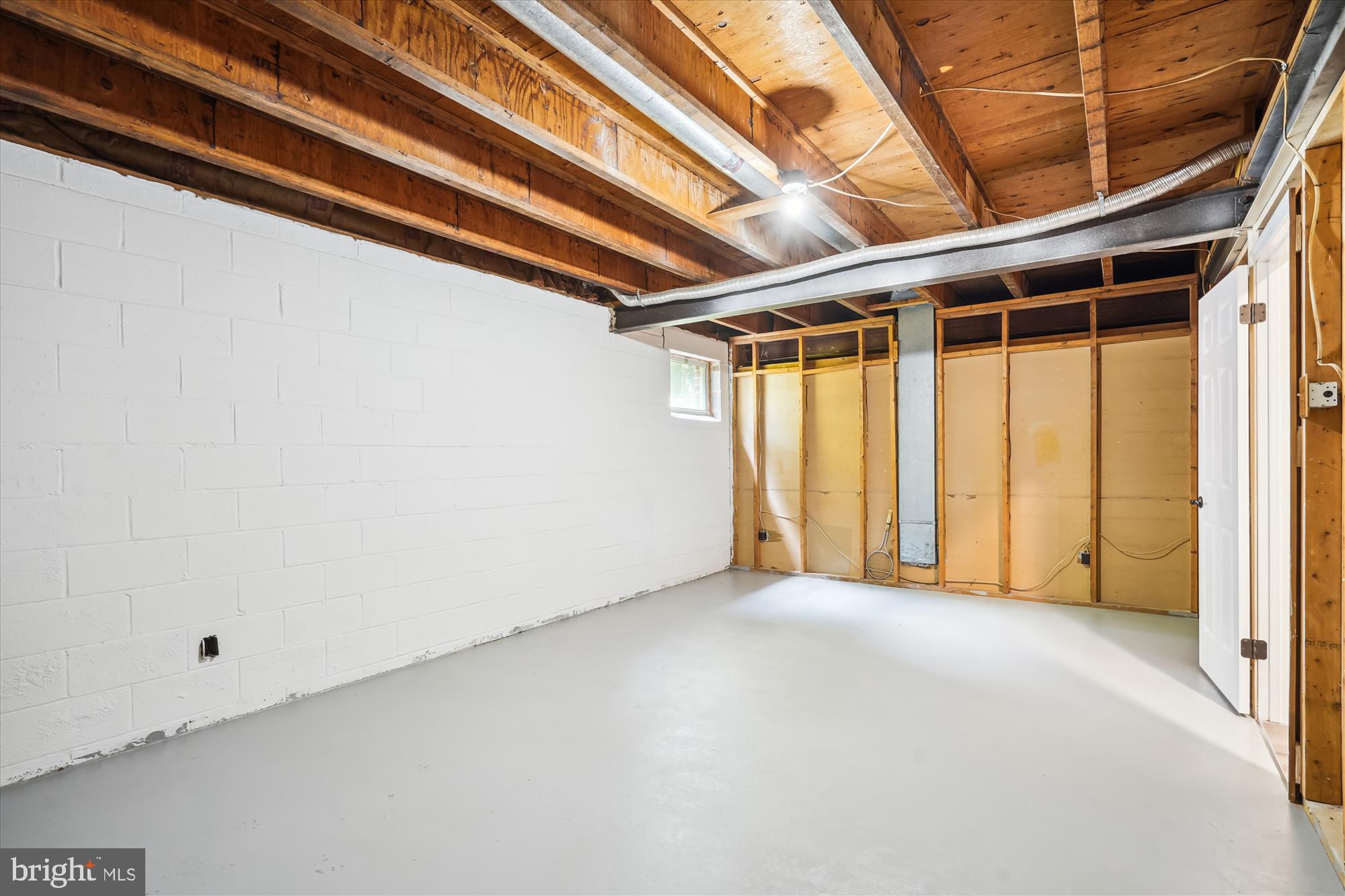 FOX MILL WOODS - Residential Lease