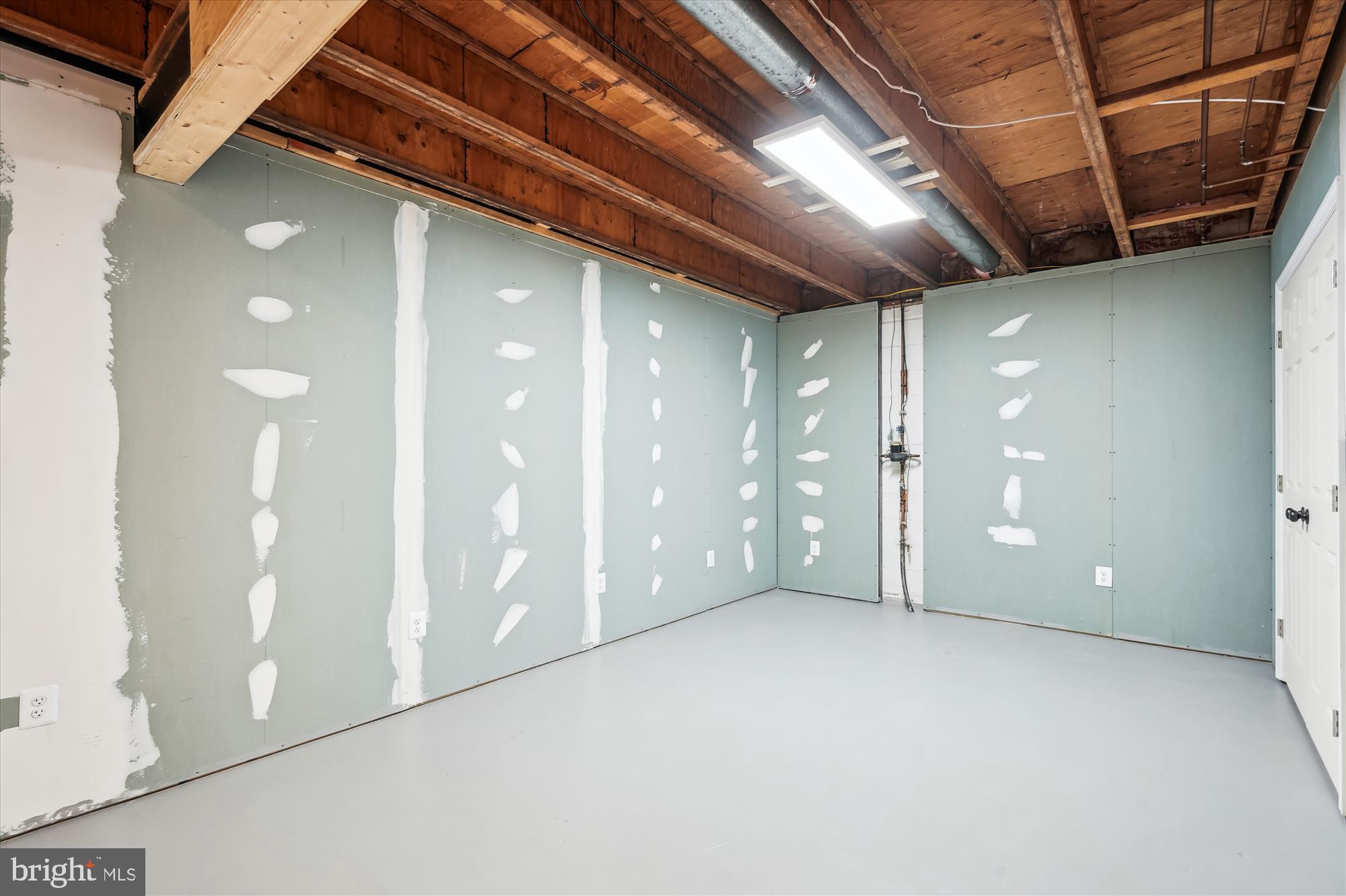 FOX MILL WOODS - Residential Lease