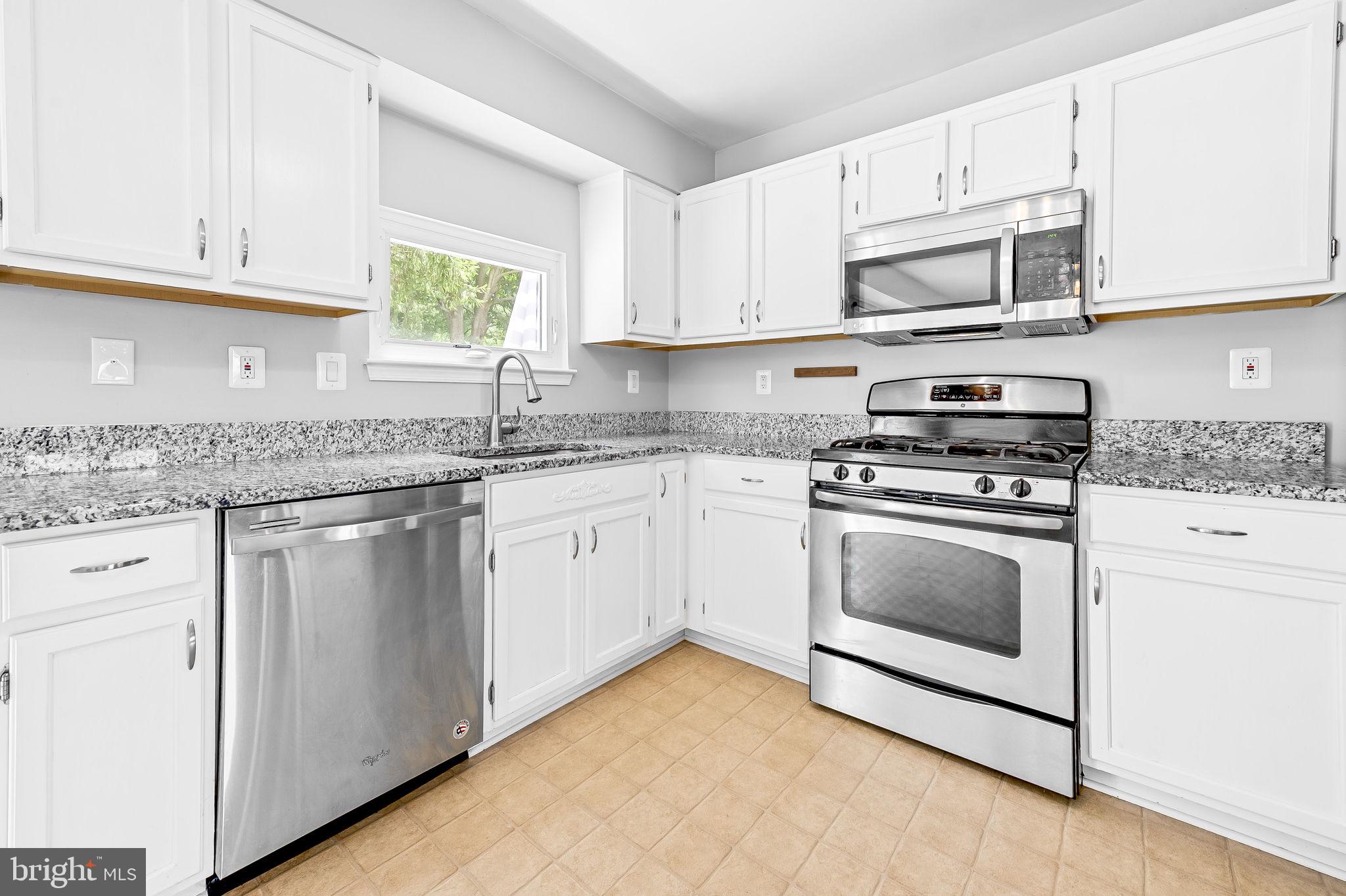 AMYCLAE ESTATES - Residential Lease