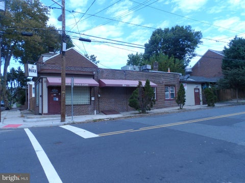Photo of 702 Pine St, TRENTON, NJ 08638 (MLS # NJME2083780)
