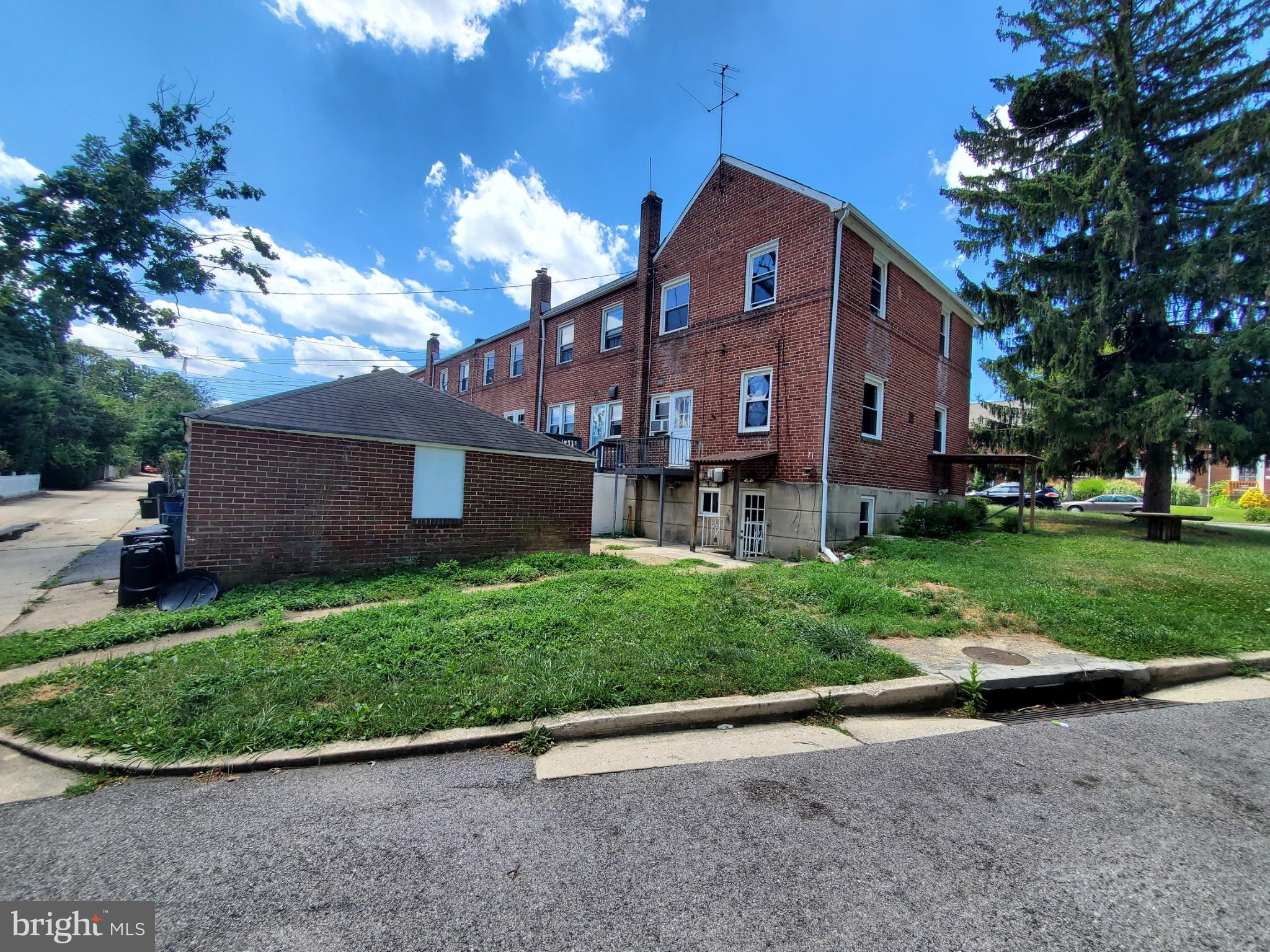 301 WESTOWNE ROAD 1