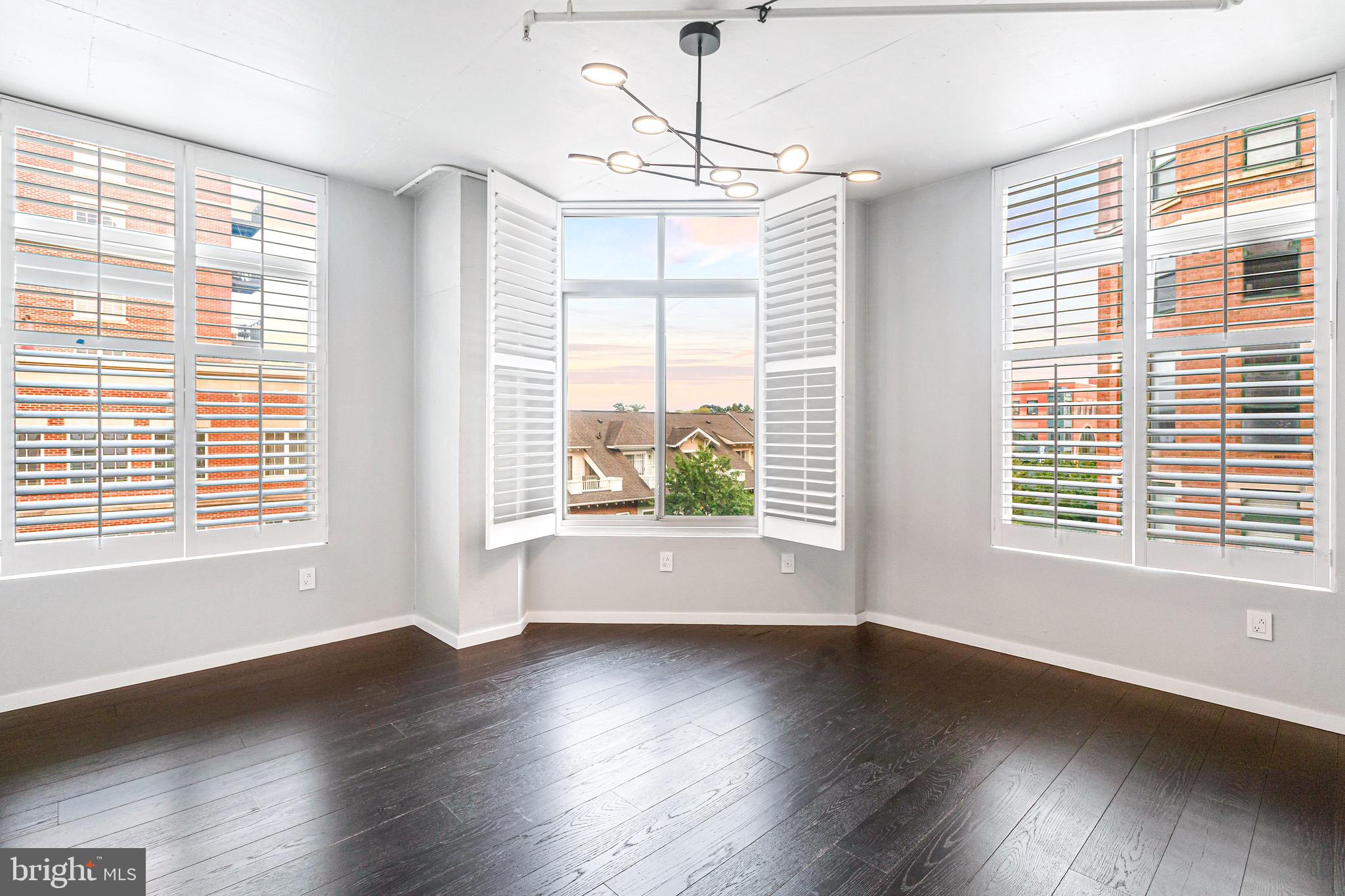 STATION SQUARE - Residential Lease