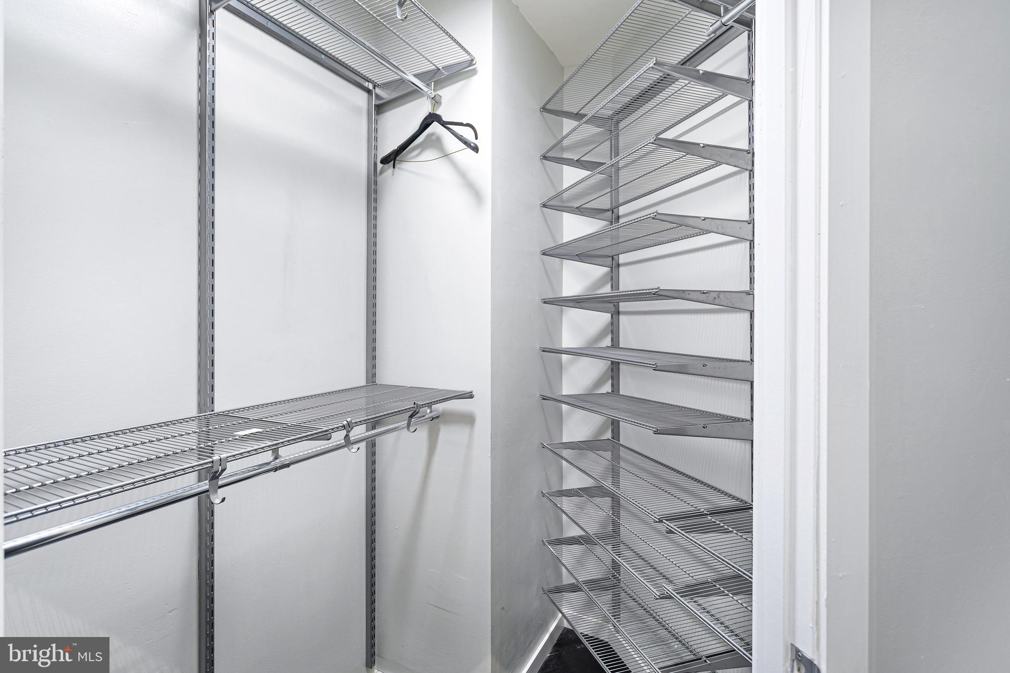 STATION SQUARE - Residential Lease