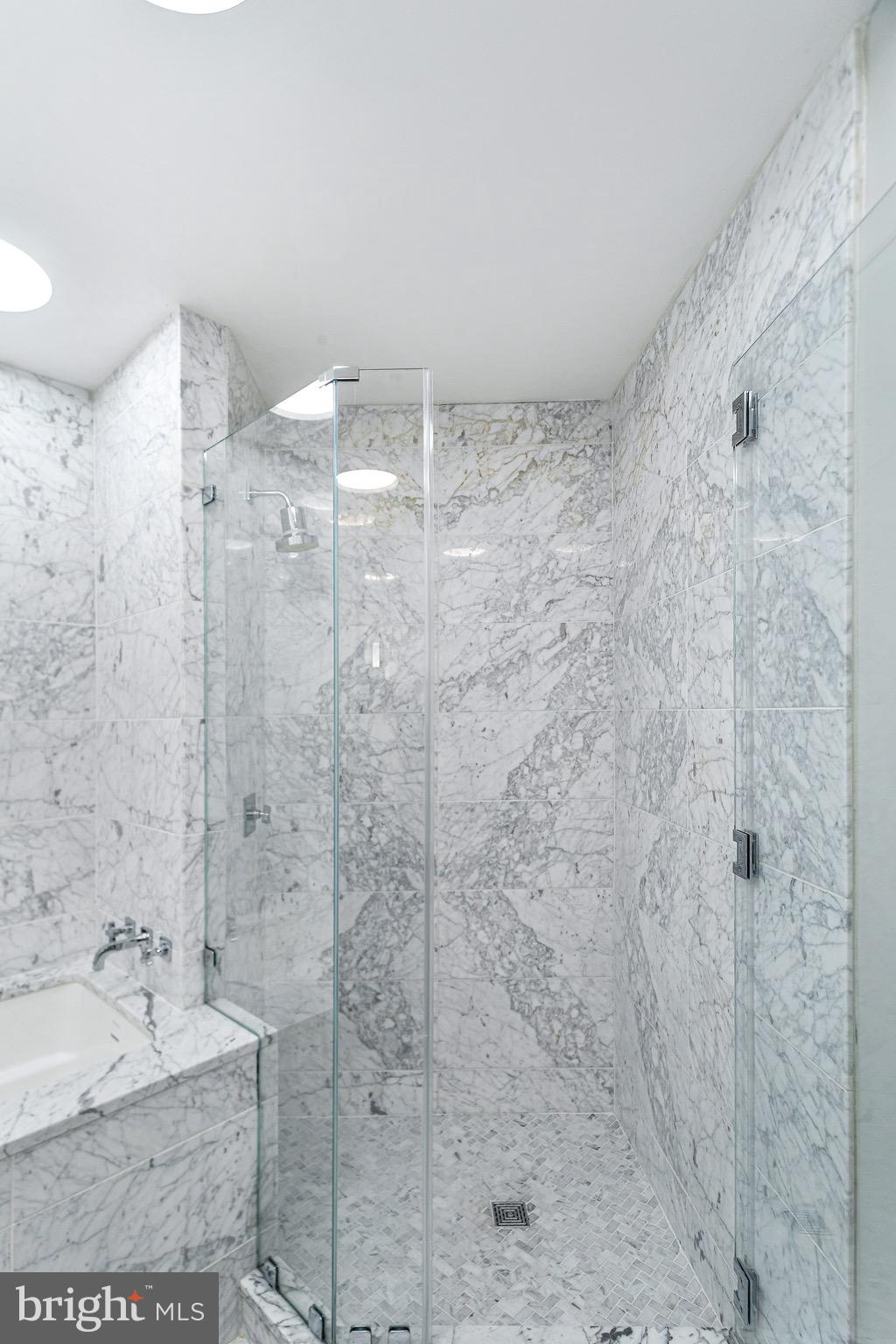 STATION SQUARE - Residential Lease