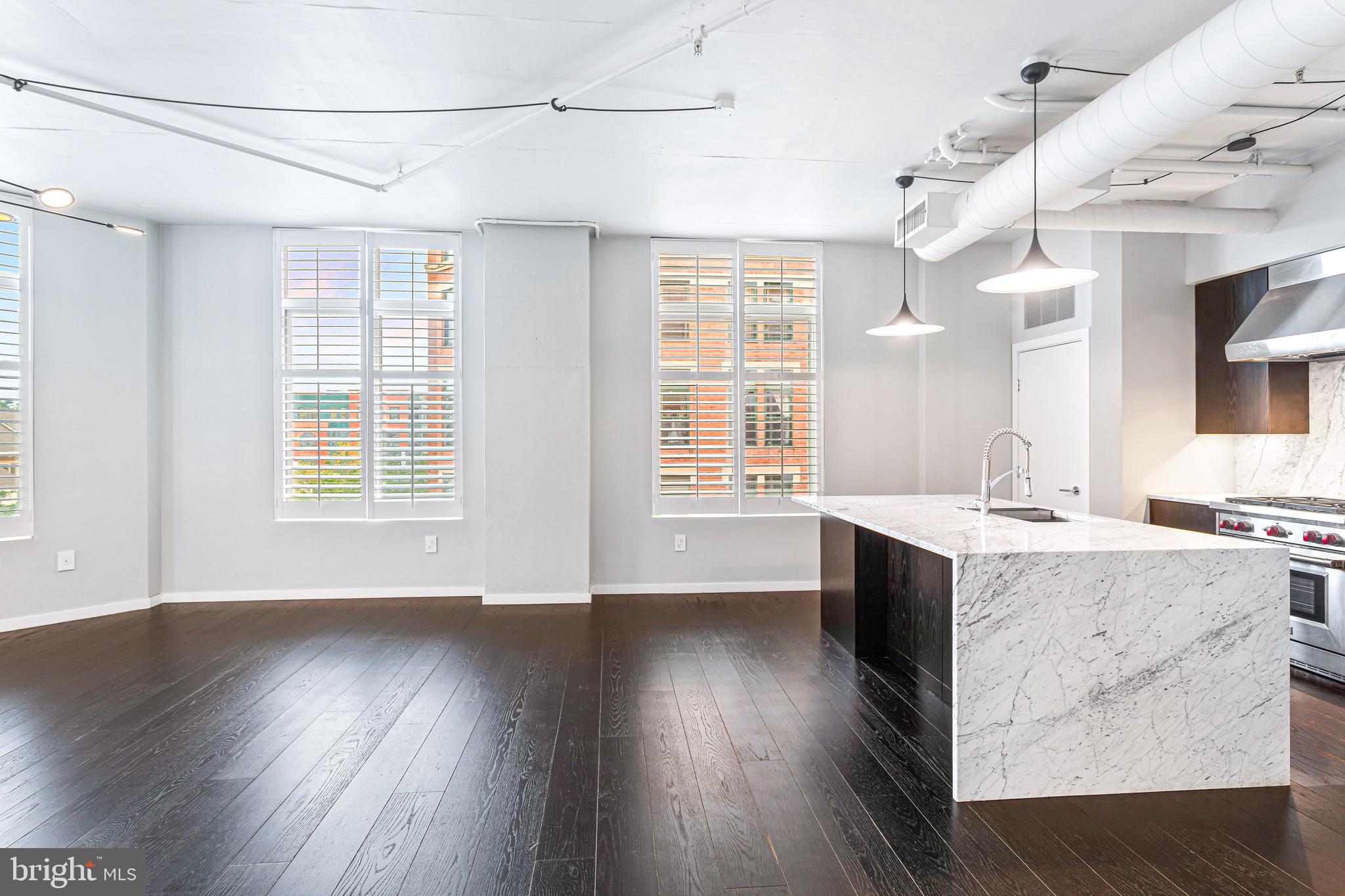 STATION SQUARE - Residential Lease