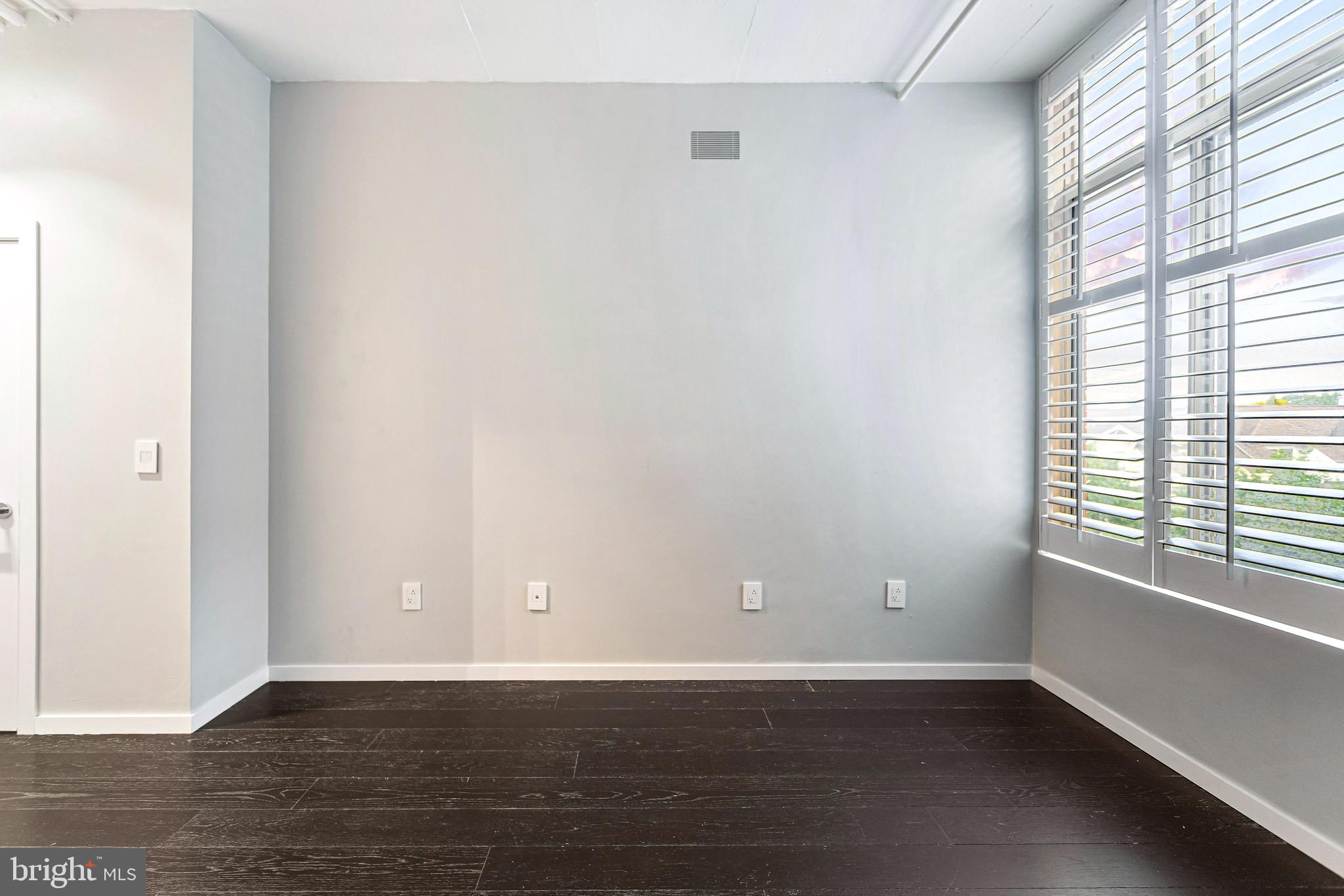 STATION SQUARE - Residential Lease