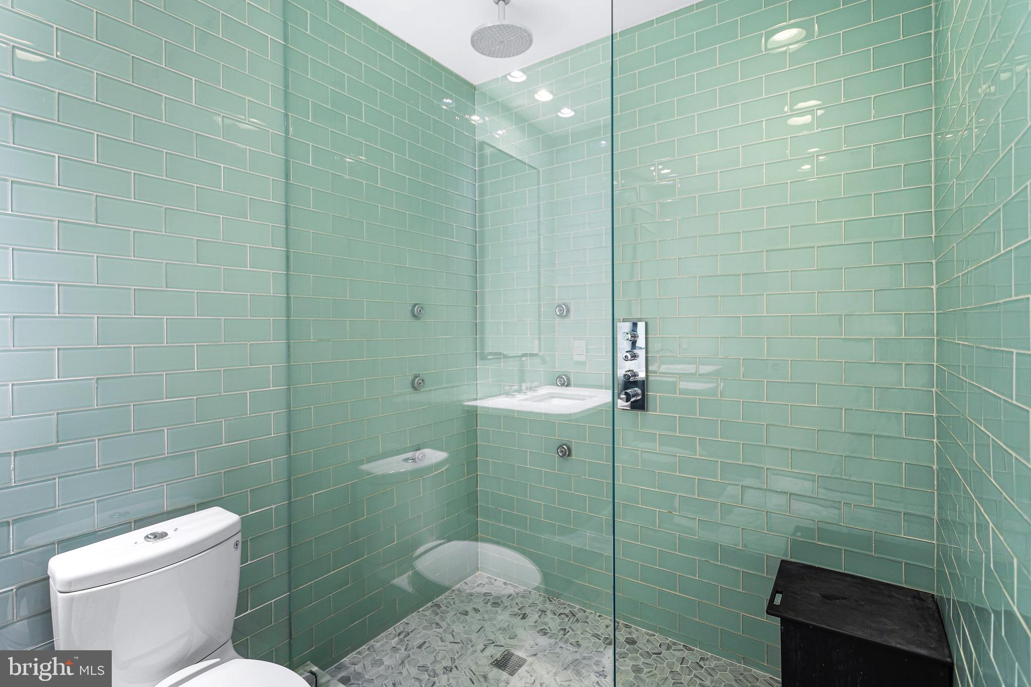 STATION SQUARE - Residential Lease