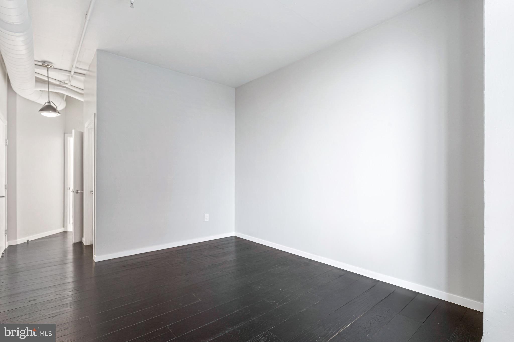 STATION SQUARE - Residential Lease