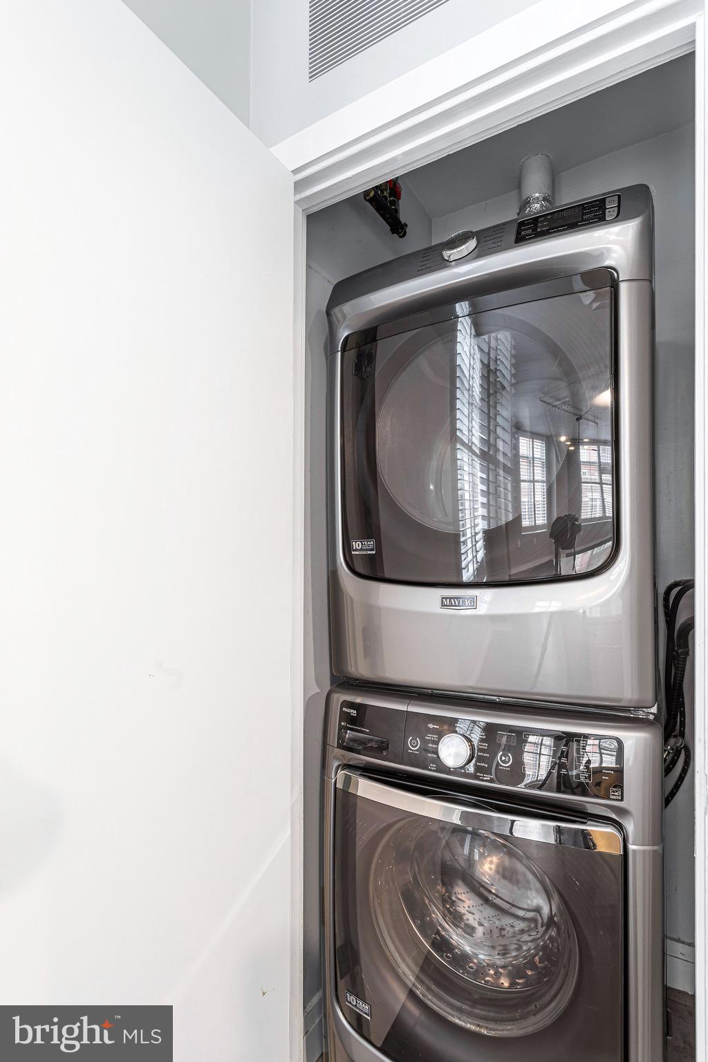 STATION SQUARE - Residential Lease