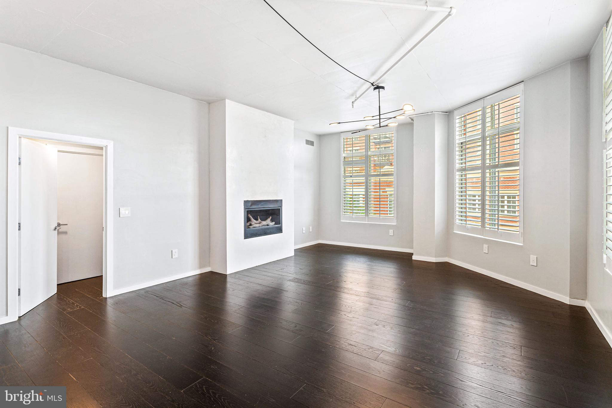 STATION SQUARE - Residential Lease