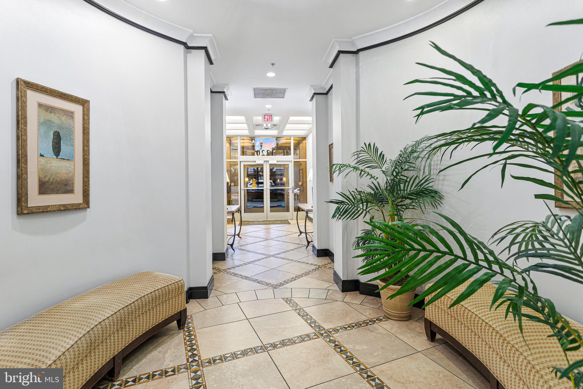 STATION SQUARE - Residential Lease