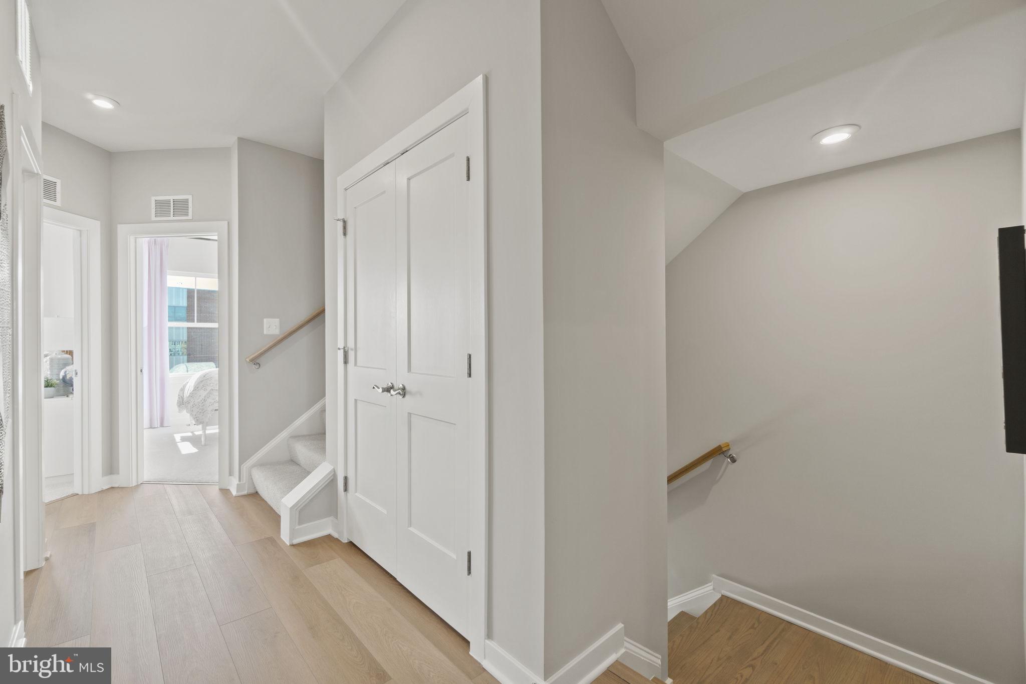 ARCOLA TOWN CENTER - Residential