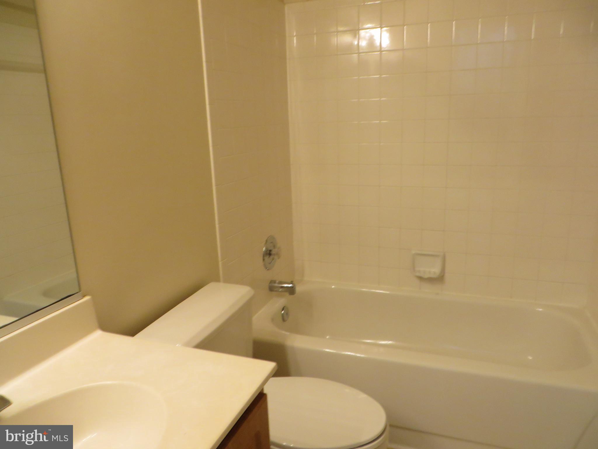 TIERS OF MANCHESTER LAKES - Residential Lease