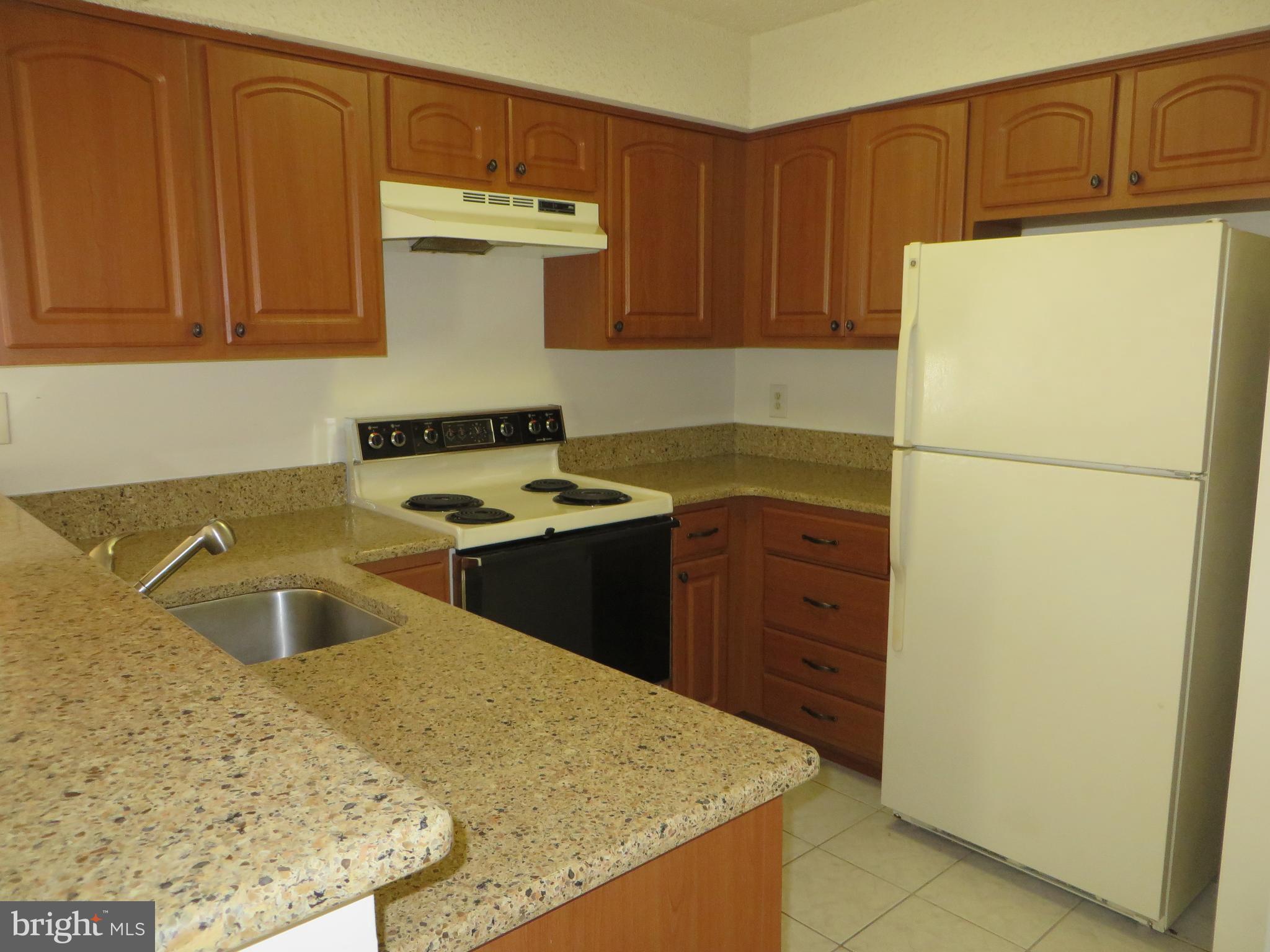 TIERS OF MANCHESTER LAKES - Residential Lease