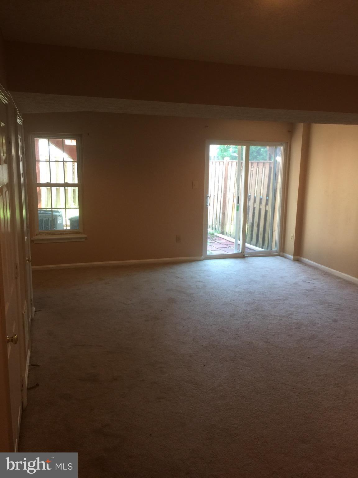 ASHBURN FARM - Residential Lease