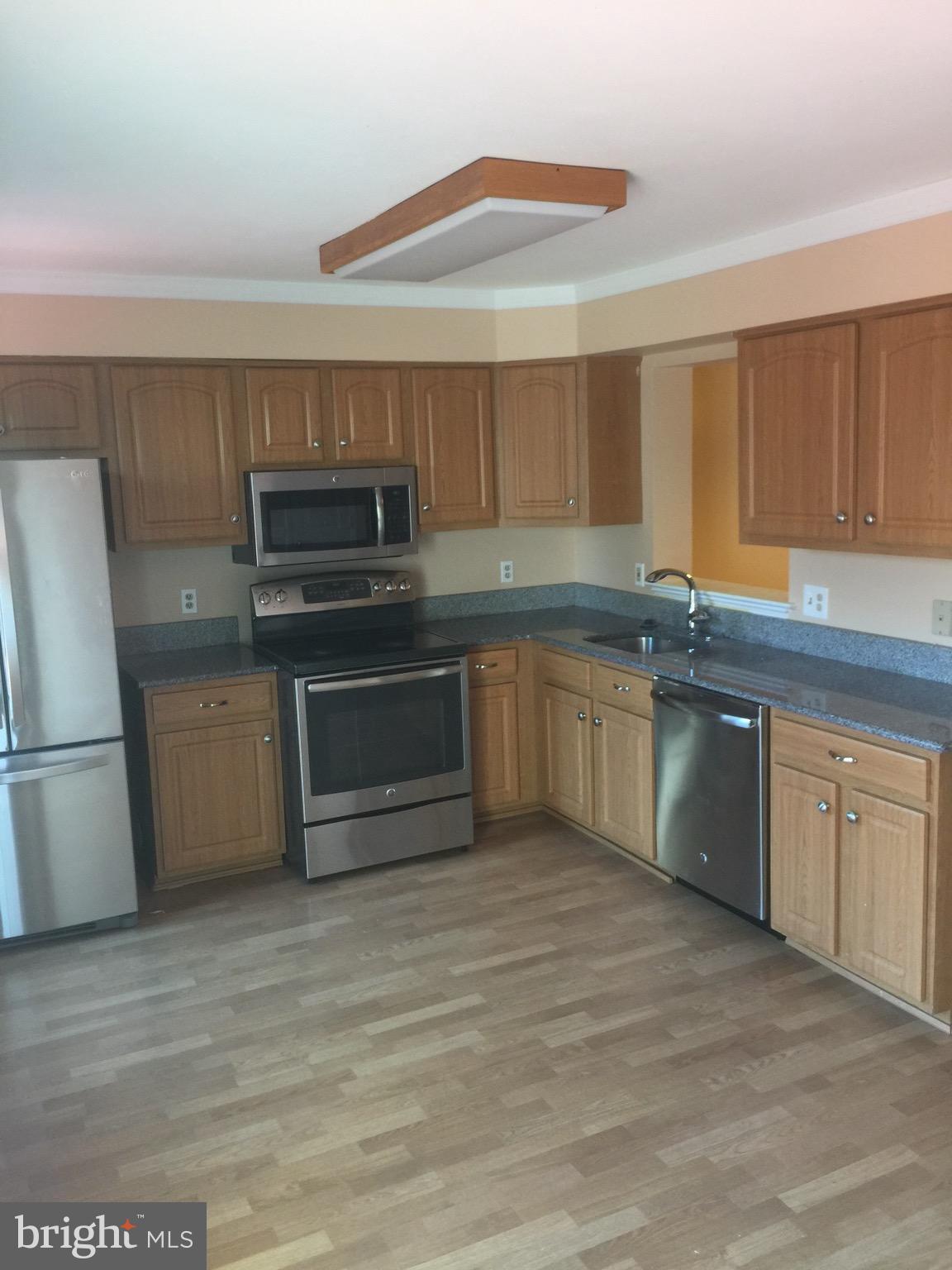 ASHBURN FARM - Residential Lease