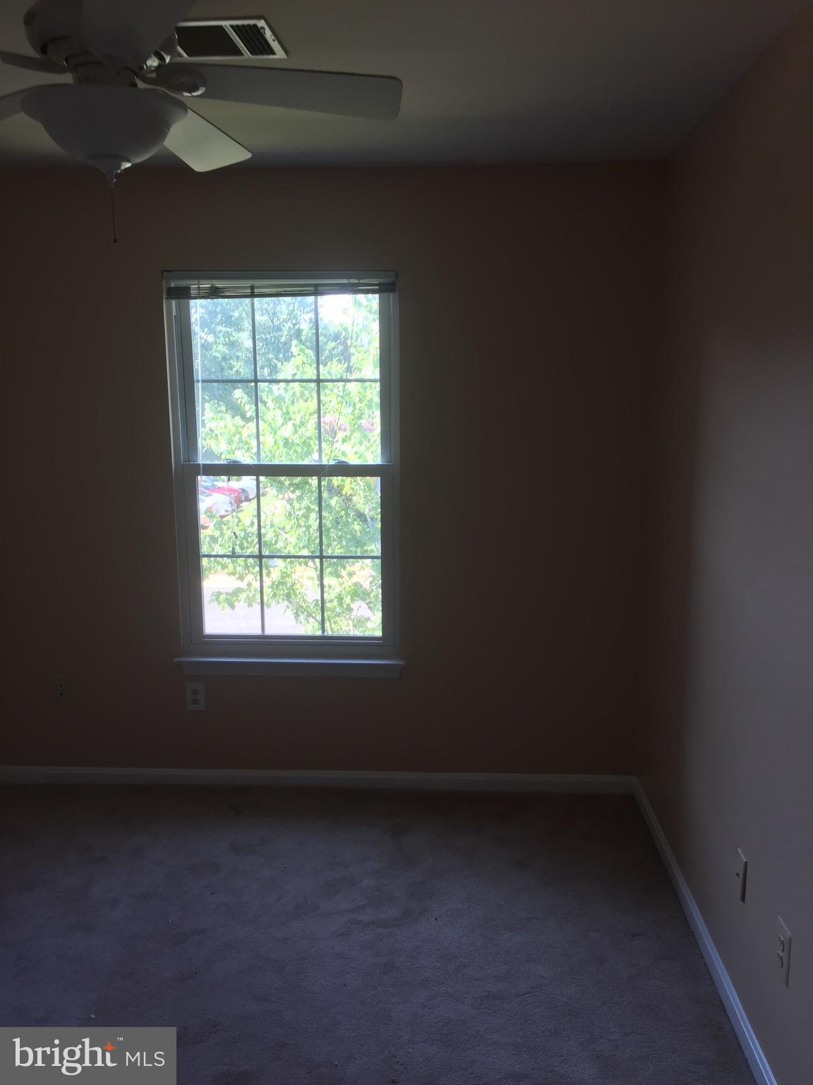 ASHBURN FARM - Residential Lease