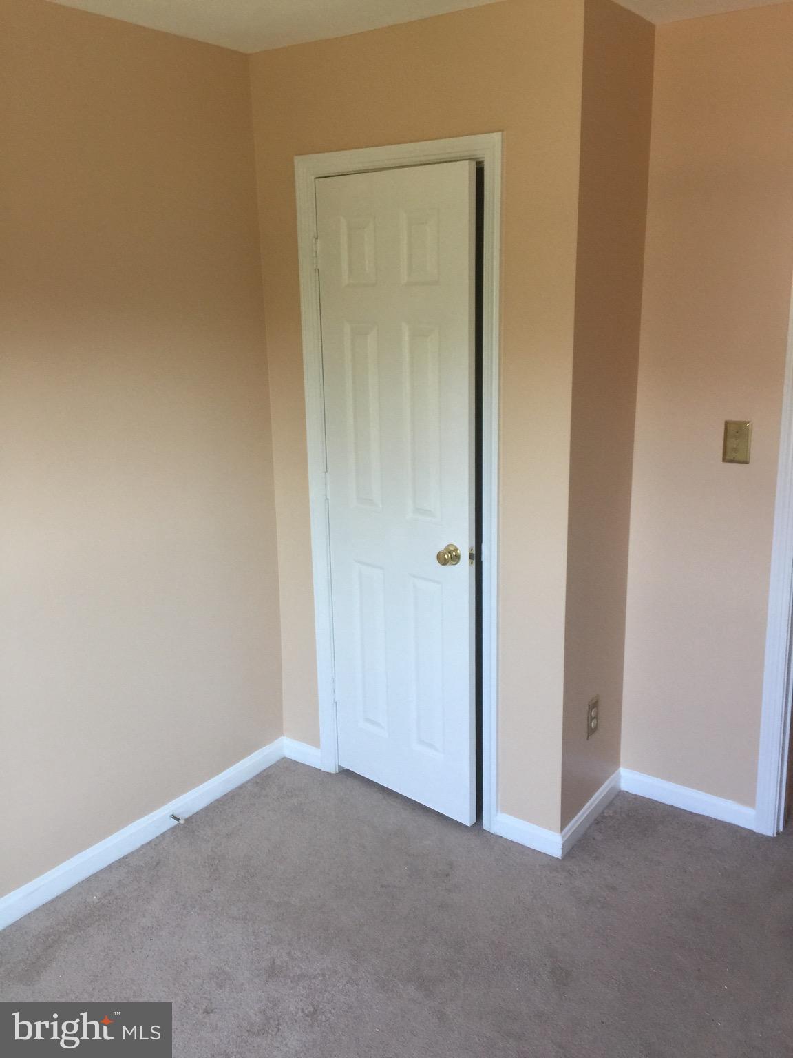 ASHBURN FARM - Residential Lease