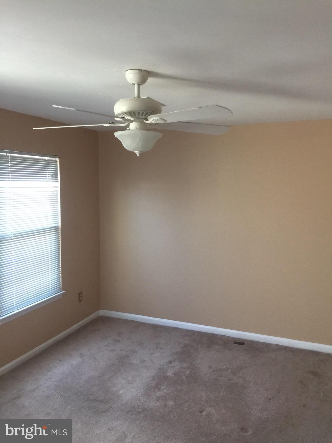 ASHBURN FARM - Residential Lease